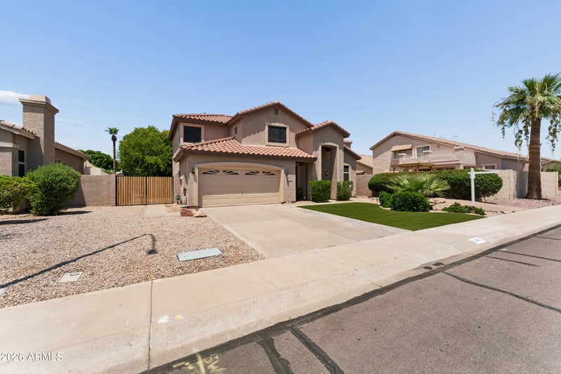 860 N Woodburne Dr, Chandler, AZ 85224