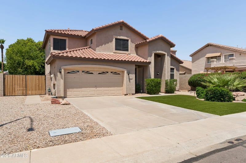 860 N Woodburne Dr, Chandler, AZ 85224