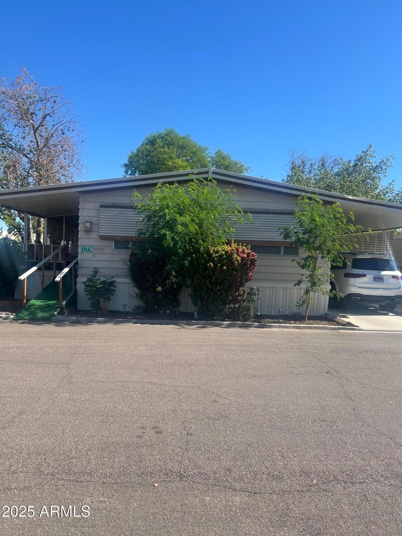 8601 71 Ave #174, Glendale, AZ 85301