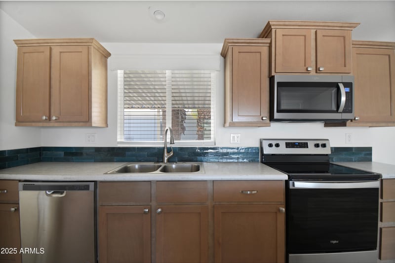 8601 71st Ave #100, Glendale, AZ 85301