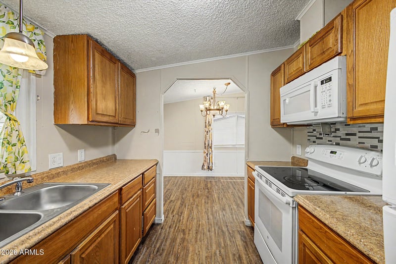 8601 N 103rd Ave #162, Peoria, AZ 85345