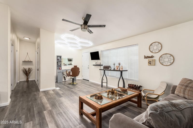 8601 N 103rd Ave #210, Peoria, AZ 85345