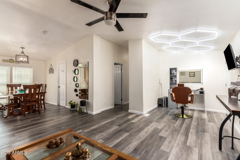 8601 N 103rd Ave #210, Peoria, AZ 85345