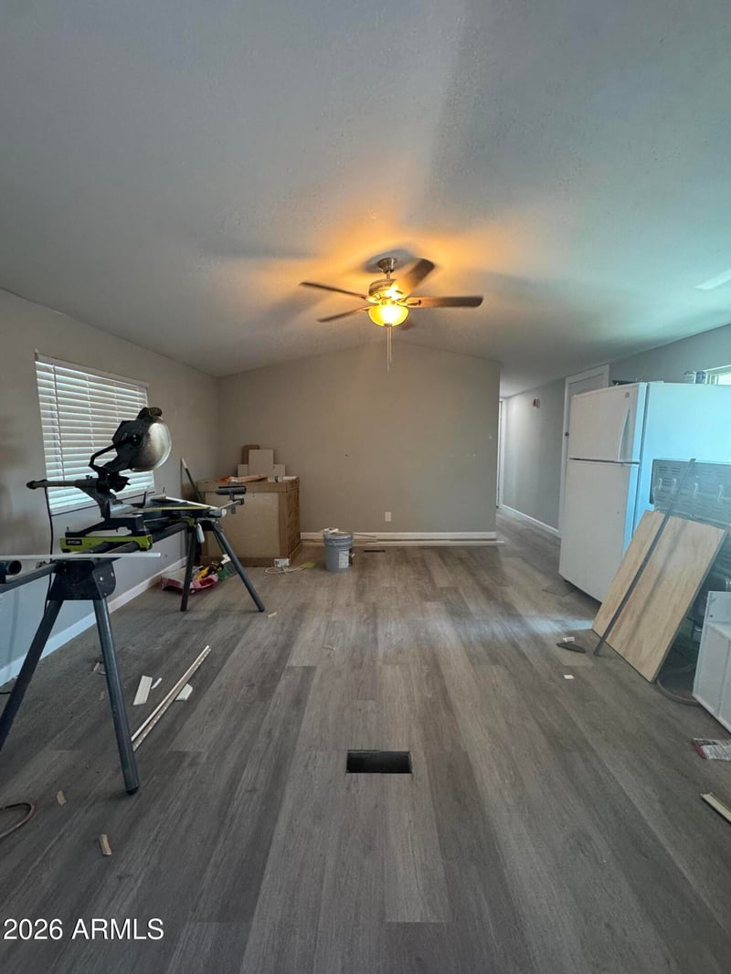 8601 N 71st Ave #155, Glendale, AZ 85301