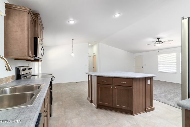 8601 71st Ave #70, Glendale, AZ 85301