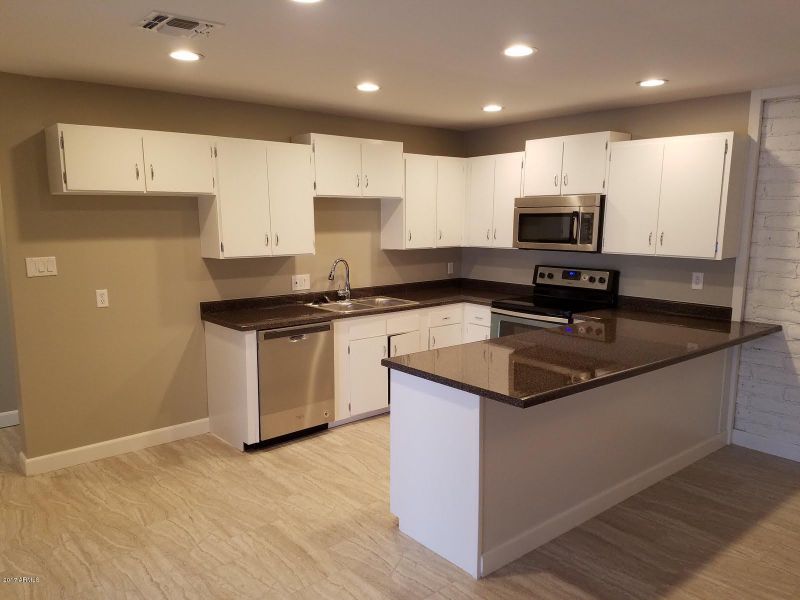 8601 S 16th Pl, Phoenix, AZ 85042