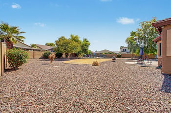 8602 W Helen Ln, Glendale, AZ 85305
