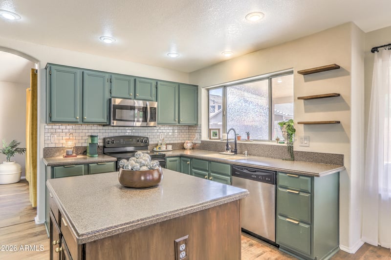 8602 W Joan De Arc Ave, Peoria, AZ 85381