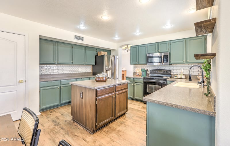 8602 W Joan De Arc Ave, Peoria, AZ 85381