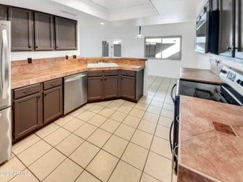 8605 N 67th Ln, Peoria, AZ 85345