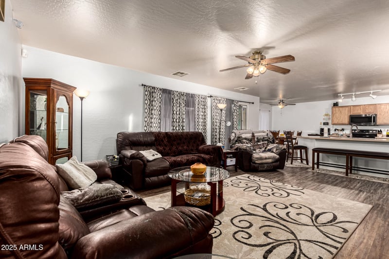 8607 68th Dr, Peoria, AZ 85345