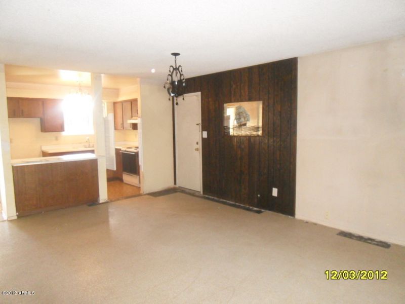 8608 W Clarendon Ave, Phoenix, AZ 85037
