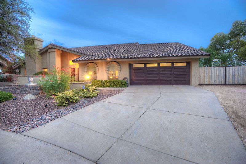 8609 E Thoroughbred Trl, Scottsdale, AZ 85258