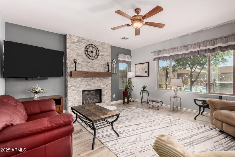 861 Indian Wells Pl, Chandler, AZ 85249