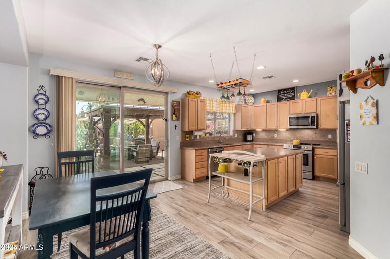 861 Indian Wells Pl, Chandler, AZ 85249