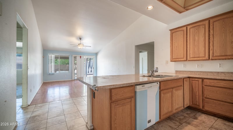 861 13th Ave, Apache Junction, AZ 85120