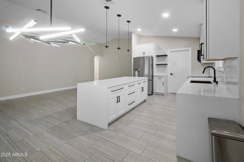 8610 68th Ln, Peoria, AZ 85345