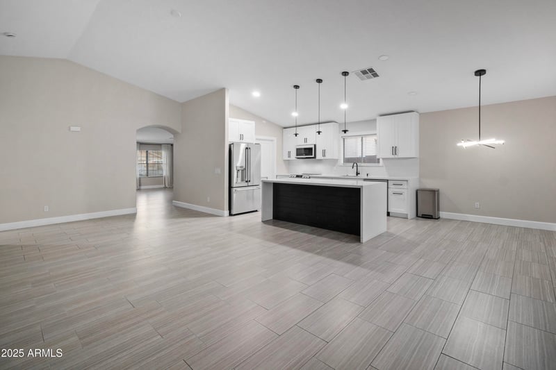 8610 68th Ln, Peoria, AZ 85345