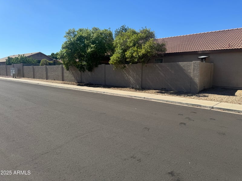 8611 Monona Ln, Peoria, AZ 85382