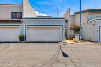 8611 N 67th Dr, Peoria, AZ 85345