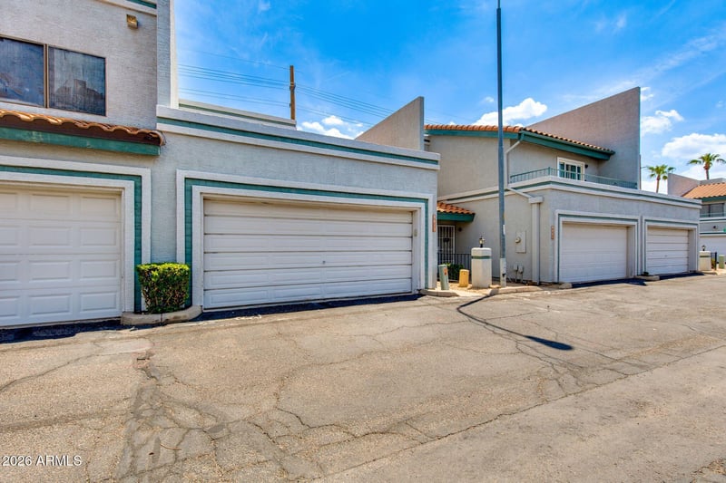 8611 N 67th Dr, Peoria, AZ 85345