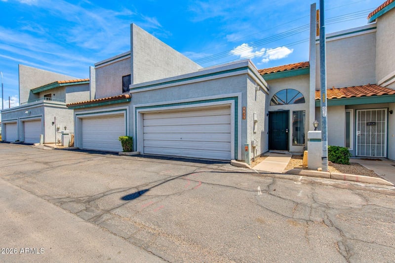8611 N 67th Dr, Peoria, AZ 85345