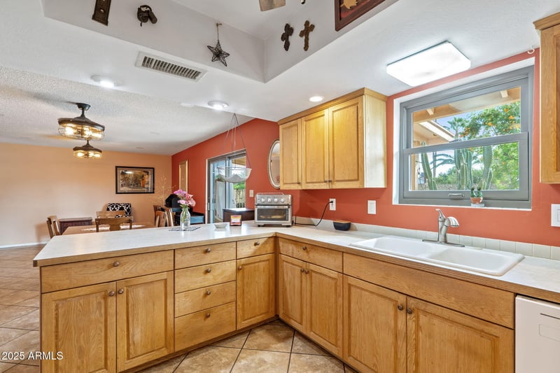 8611 Vista Dr, Scottsdale, AZ 85250