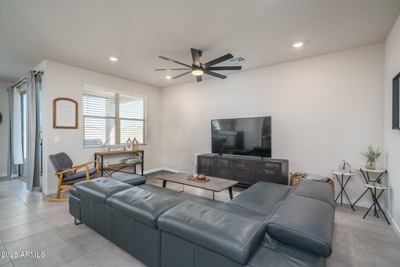 8613 70th Dr, Laveen, AZ 85339