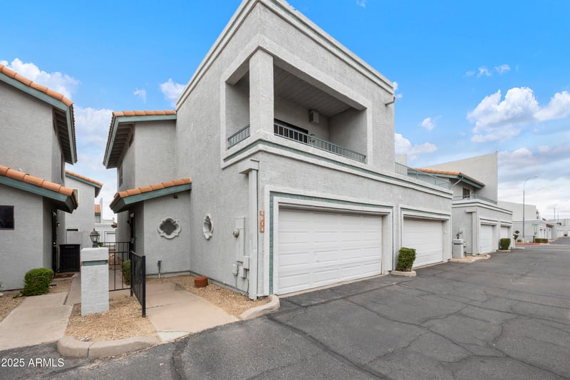 8614 67th Dr, Peoria, AZ 85345