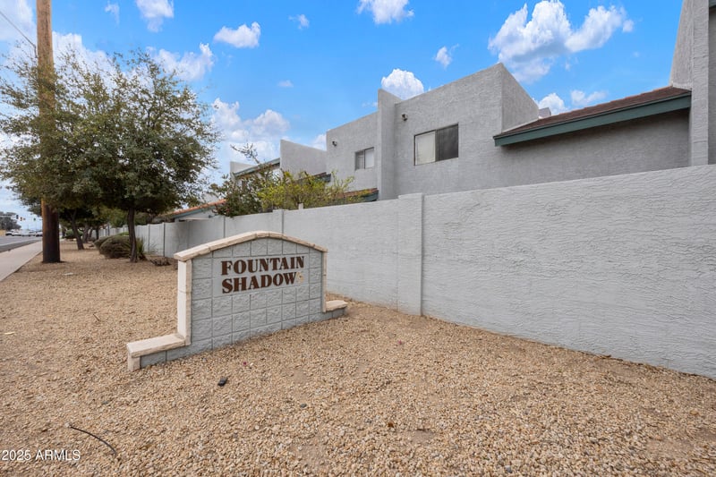 8614 67th Dr, Peoria, AZ 85345