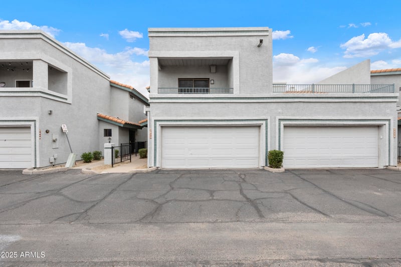 8614 67th Dr, Peoria, AZ 85345
