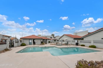 8614 67th Dr, Peoria, AZ 85345