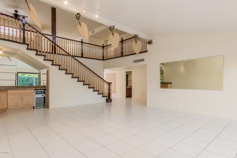 8614 E Mackenzie Dr, Scottsdale, AZ 85251