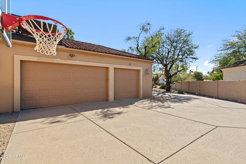 8614 Sweetwater Ave, Scottsdale, AZ 85260