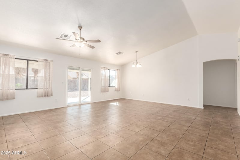 8615 Minnezona Ave, Phoenix, AZ 85037