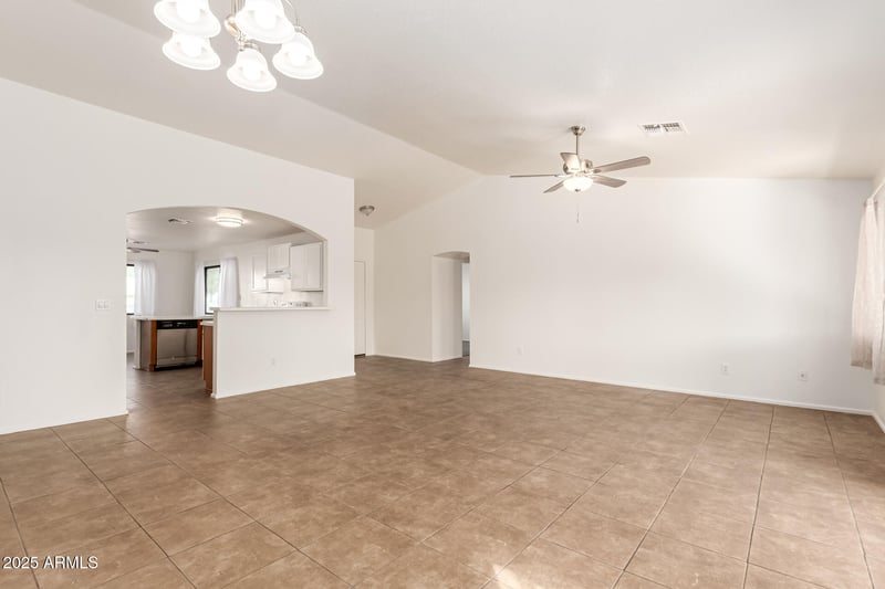 8615 Minnezona Ave, Phoenix, AZ 85037