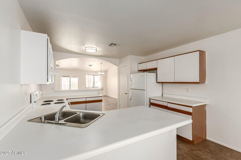 8615 Minnezona Ave, Phoenix, AZ 85037