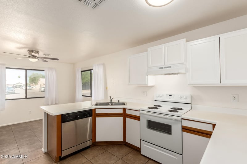 8615 Minnezona Ave, Phoenix, AZ 85037