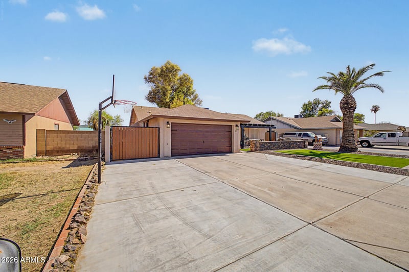 8615 W Diana Ave, Peoria, AZ 85345