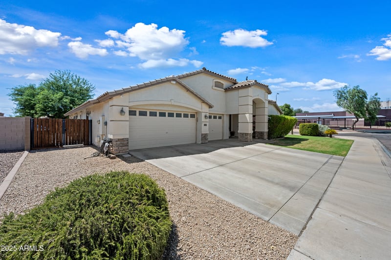 8616 46th Ln, Laveen, AZ 85339