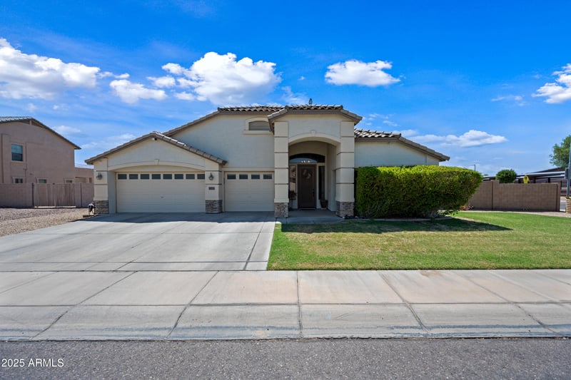 8616 46th Ln, Laveen, AZ 85339