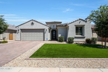 8616 Rancho Dr, Glendale, AZ 85305