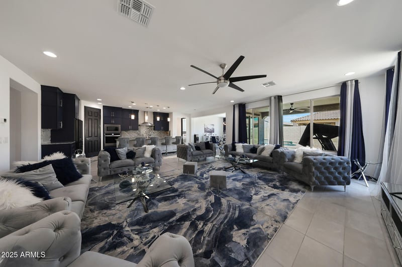8616 Rancho Dr, Glendale, AZ 85305