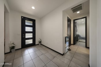 8616 Rancho Dr, Glendale, AZ 85305