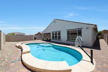 8616 Rancho Dr, Glendale, AZ 85305