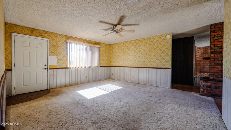 8618 Clarendon Ave, Phoenix, AZ 85037