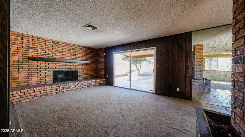 8618 Clarendon Ave, Phoenix, AZ 85037