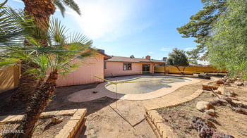 8618 Clarendon Ave, Phoenix, AZ 85037