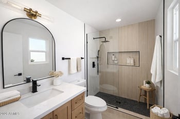 8618 Clarendon Ave, Phoenix, AZ 85037