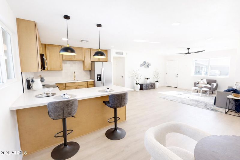 8618 W Clarendon Ave, Phoenix, AZ 85037
